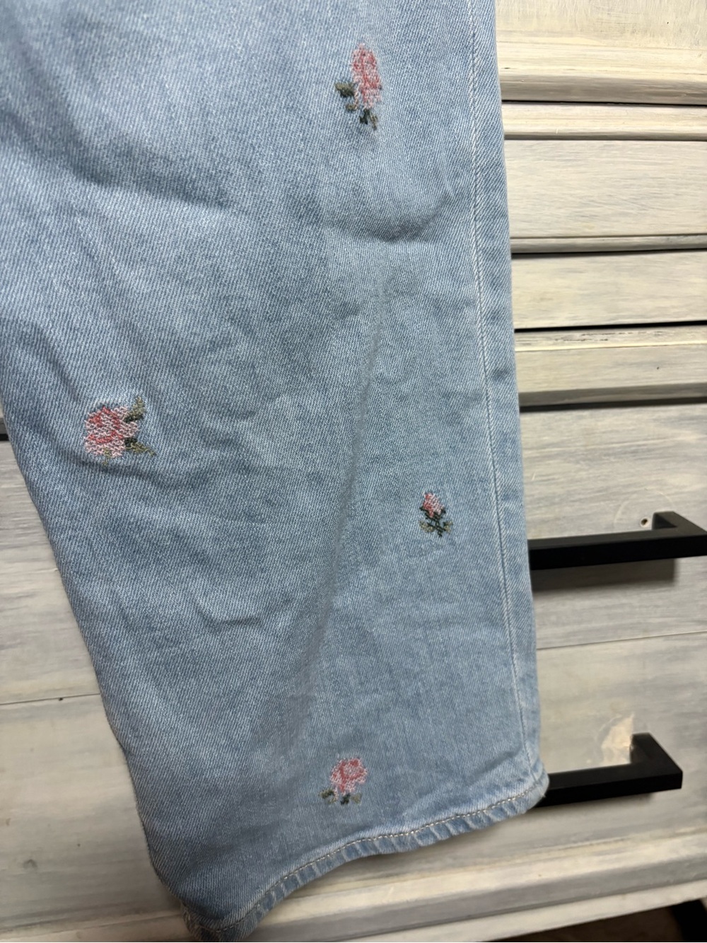 Old Navy OG Loose Light Wash Rose Embroidered Jeans Feminine Romantic Baggy - Picture 4 of 9